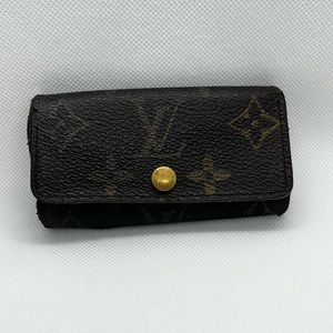 LV 4 prong key holder